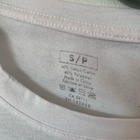 White cropped tee with floral - Picture 2 of 3